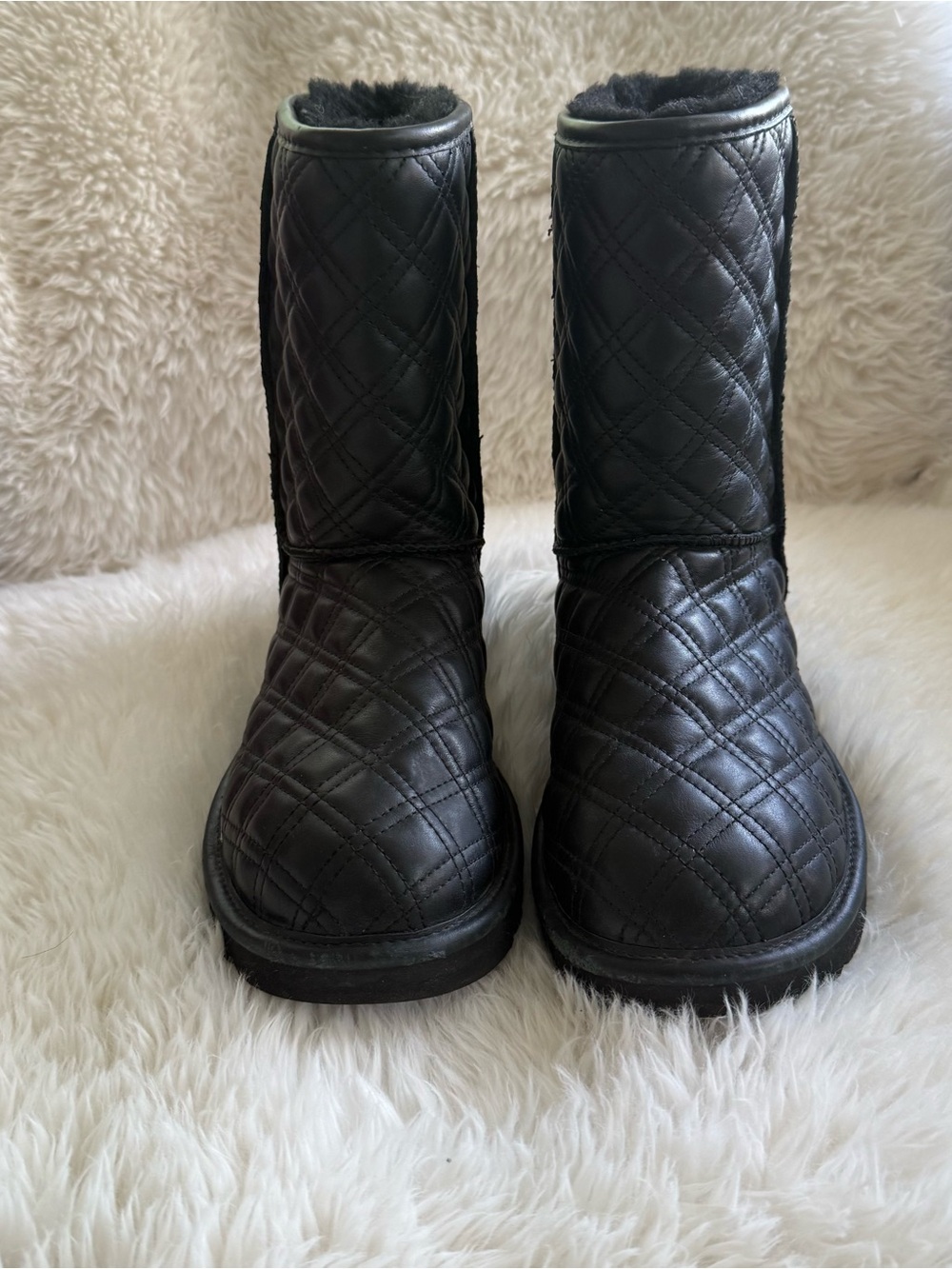 Quilted Black Women's Winter Boots with Plush Lining